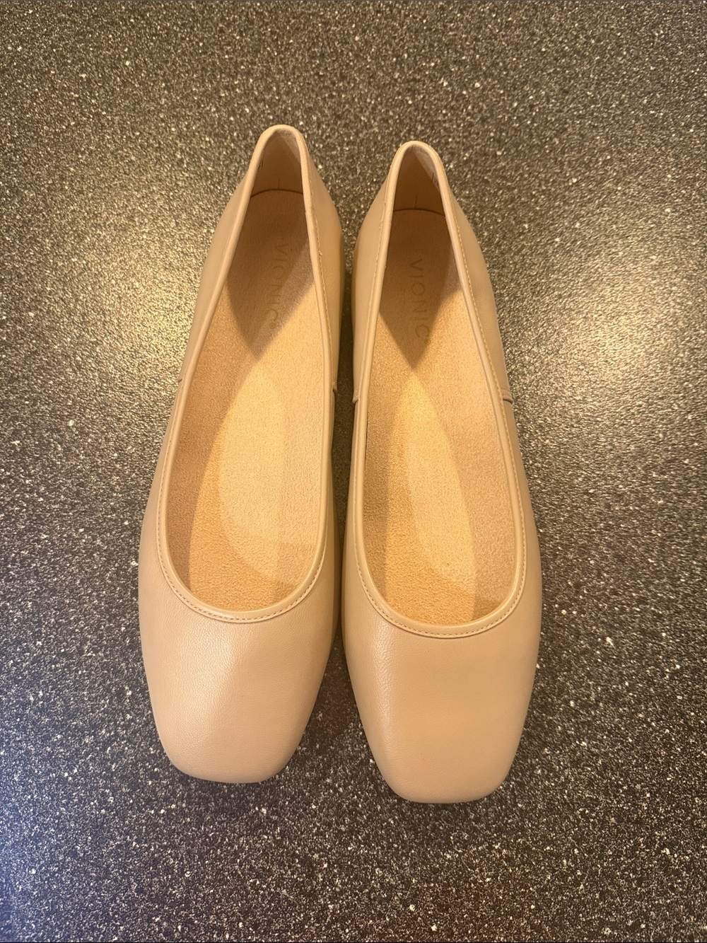 Like New Women’s Vionic Taupe Orinda Square-Toe Ballet Flat - size 11